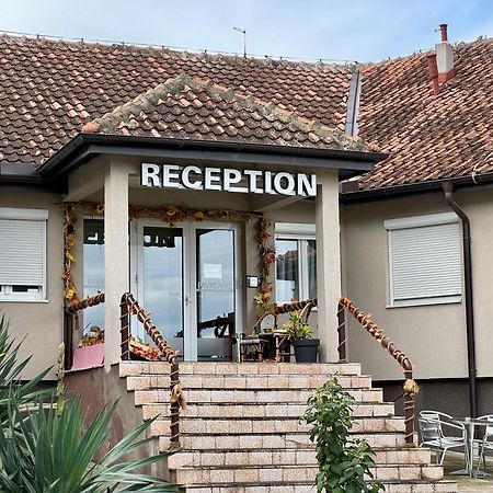 Motel Krnjevo Luaran gambar